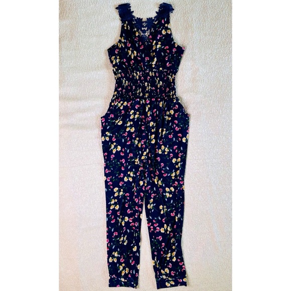 Floral Sleeveless Jumpsuit with Back Embroidery Detail NEW Small - Picture 4 of 10